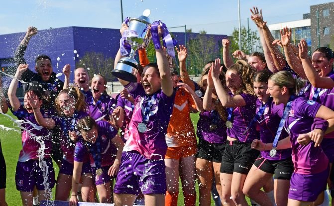 Loughborough Lightning with Div 1 Mids trophy