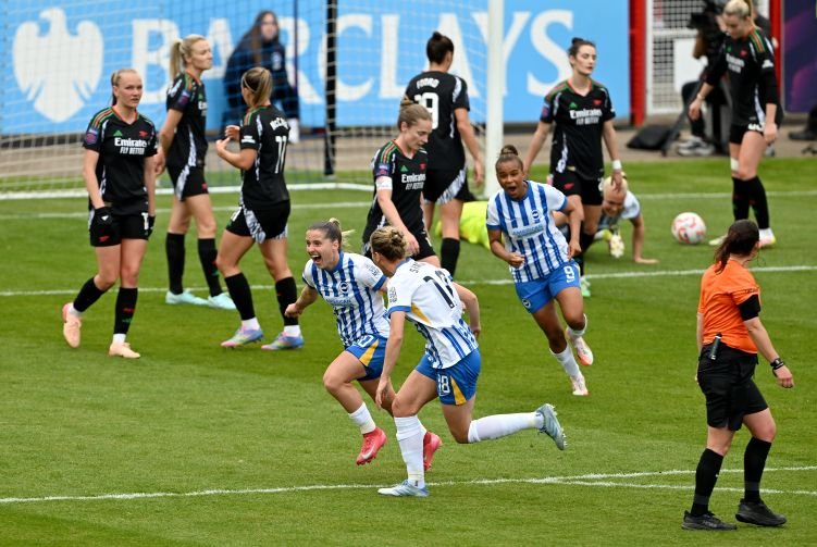 Brighton & Hove Albion FC v Arsenal FC - Barclays Women's Super League