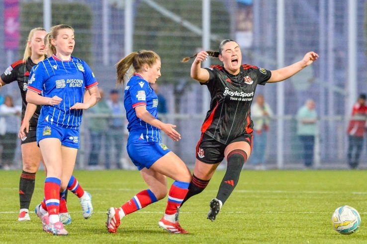 Linfield Ladies 21 Crusaders Strikers womensfootballmagazinecom Linfield 2 1 Crusaders Strikers Sports Direct Women's Premiership