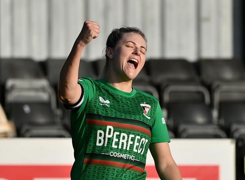 Glentoran v Crusaders Strikers