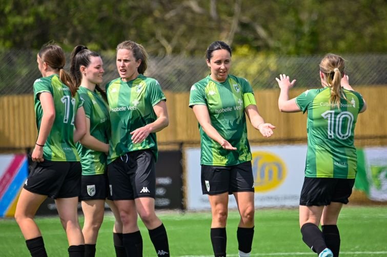 Guernsey FC Women, champions of the Jersey FA Combination