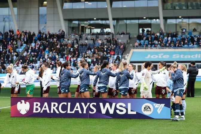 Clubs vote to expand Barclays Women's Super League