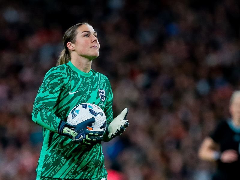 For the latest episode of the Happy Place with Fearne Cotton, she sat down with former Lionesses' goalkeeper Mary Earps.