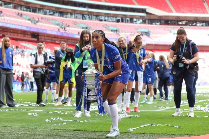 Ashley Lawrence has left Chelsea to join OL Lyones.
