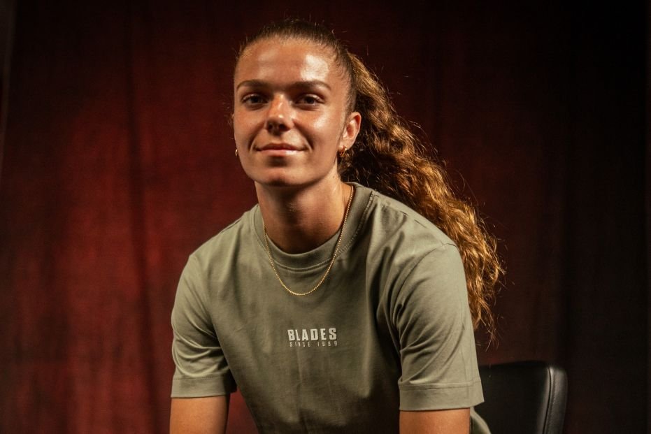 Amy Andrews signs for Sheffield United