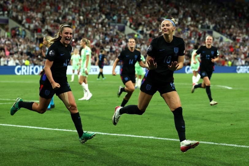 England v Italy UEFA Womens EURO 2025 SemiFinal womensfootballmagazinecom England v Italy UEFA Women's EURO 2025 Semi-Final GENEVA, SWITZERLAND - JULY 22: