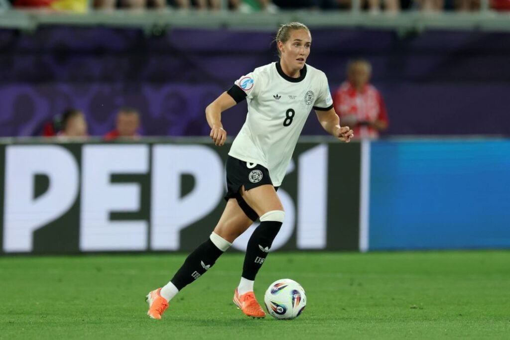 Manchester Coty womens new signing Sydney Lohmann