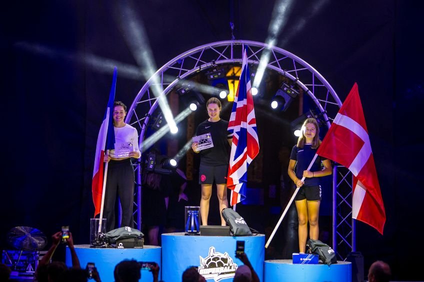 Isabel Wilkins celebrates her victory at the Super Ball World Open 2024 Female 1x1 Battles category womensfootballmagazinecom Super Ball comes to London the Worlds Greatest Freestyle Football Event lands in the United Kingdom between August 25th and 29th 2025