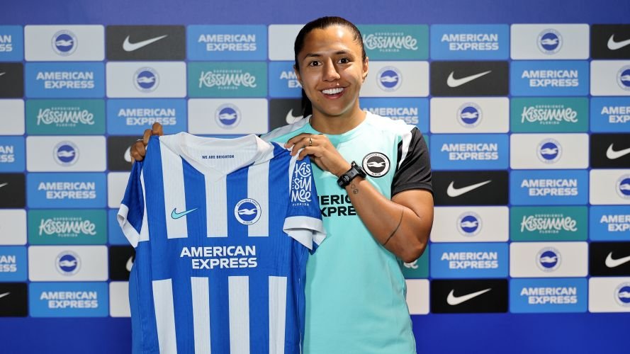 Brighton women sign Manuela Vanegas Catano