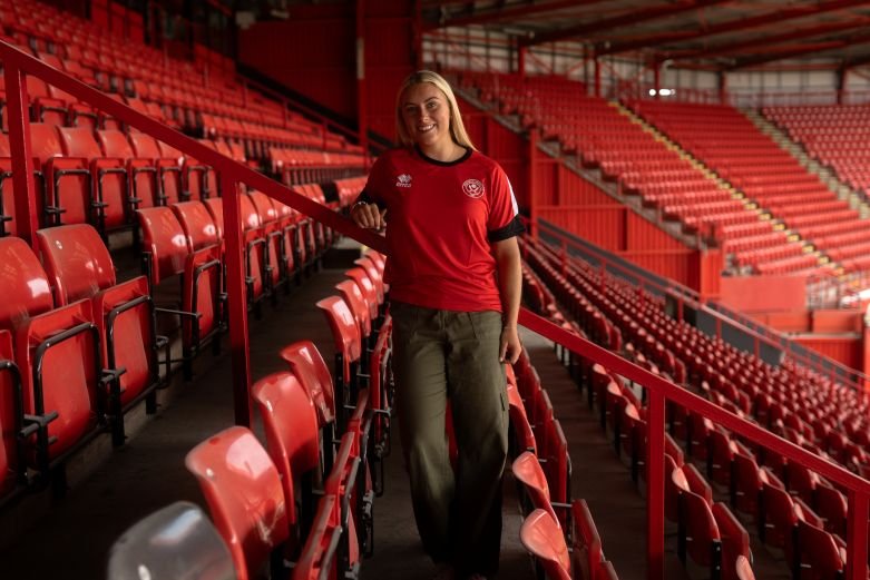 Sheffield United Women sign Emma Taylor womensfootballmagazinecom Sheffield United Women sign Emma Taylor