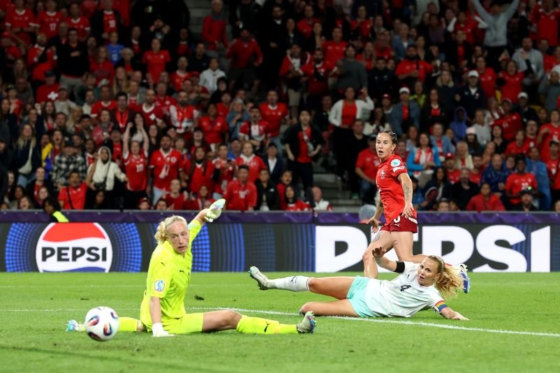 Switzerland v Iceland - UEFA Women's EURO 2025 Group A
BERN, SWITZERLAND - JULY 06: