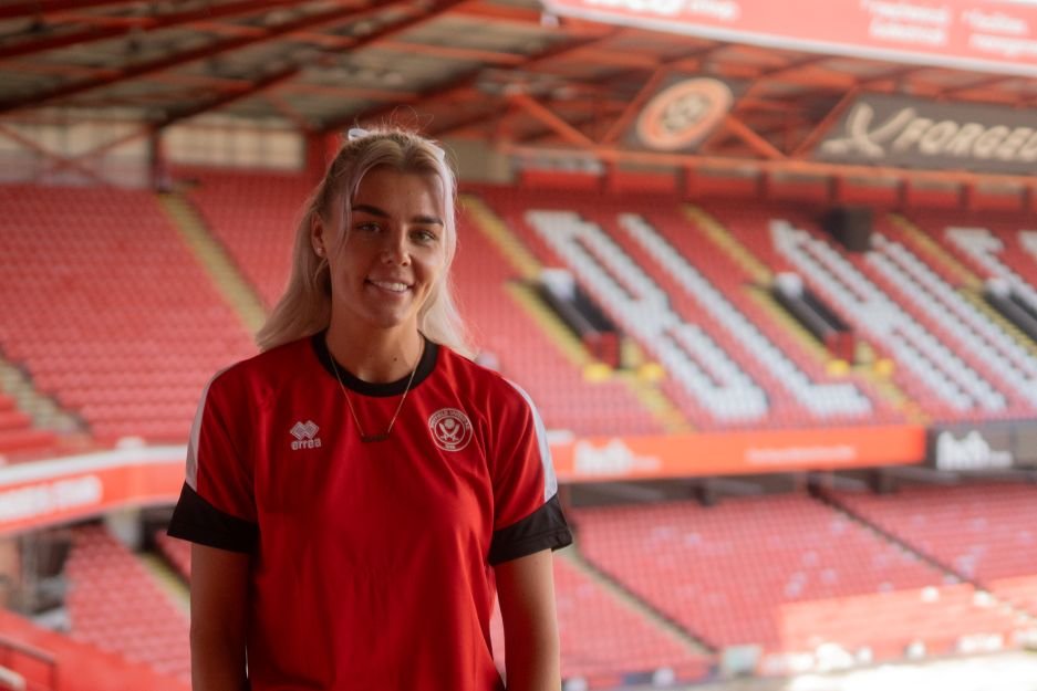 Tammi George womensfootballmagazinecom Sheffield Uniteds latest signing Tammi George