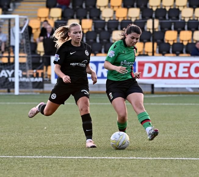 Glentoran v Larne