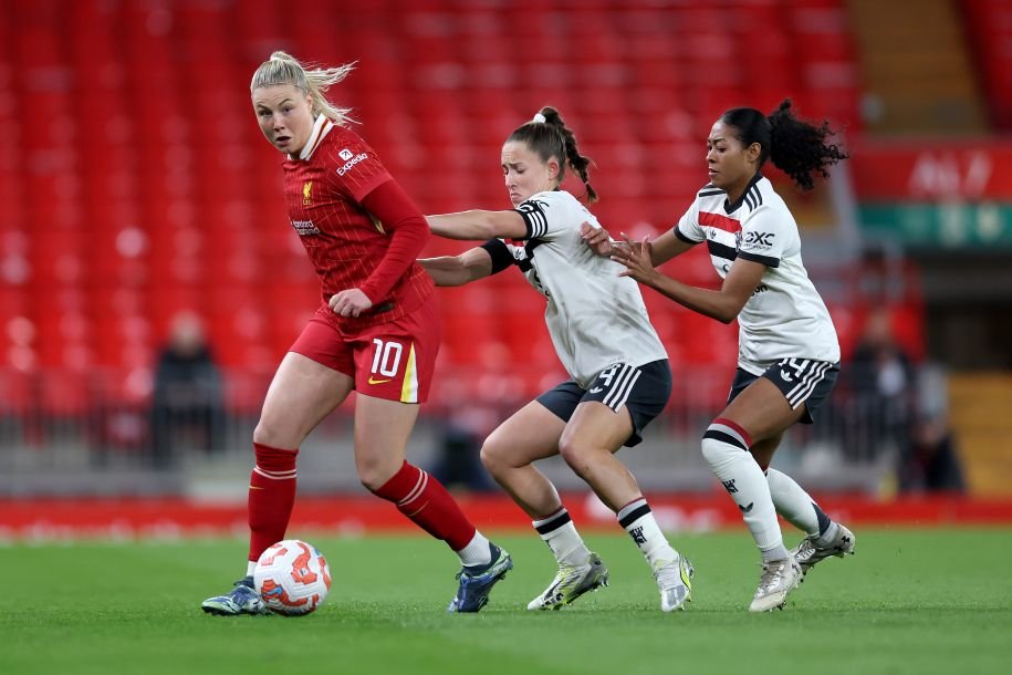 liverpoolfcvmanchesterunitedfcbarclayswomenssuperleague womensfootballmagazinecom Liverpool Women clash with Man United Women in Barclays WSL