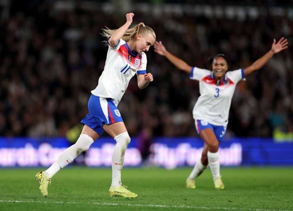 England Women Run Out 3-0 Winners over Ten-Player Australia