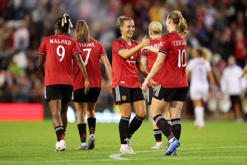 Arsenal Women and Man Utd Women Home in UWCL