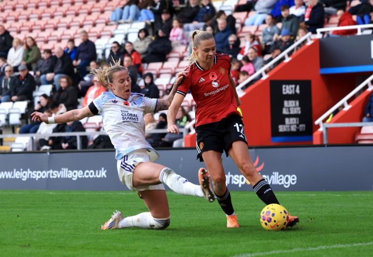 Manchester United v Aston Villa - Barclays Women's Super League

LEIGH, ENGLAND - NOVEMBER 08: 