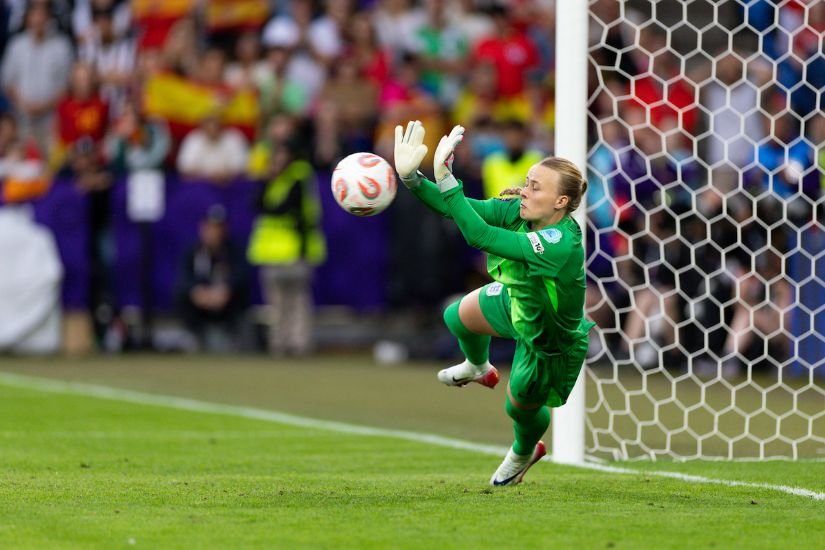 SPP1038797 womensfootballmagazinecom Hannah Hampton Voted BBC Womens Footballer of the Year