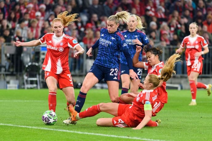 Arsenal Women Beaten By Late Bayern Double