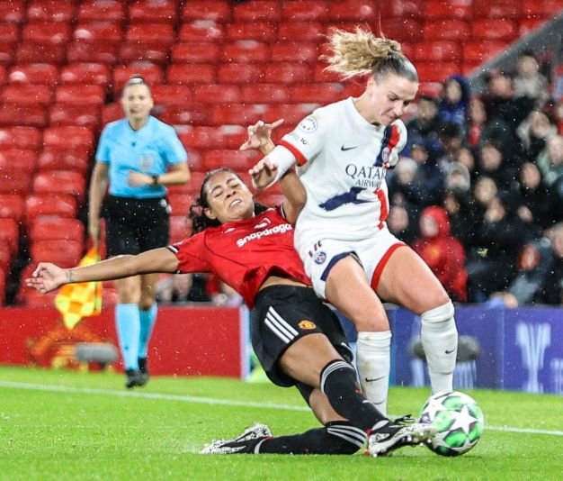 Man Utd Women Beat PSG to Go Third in UWCL
