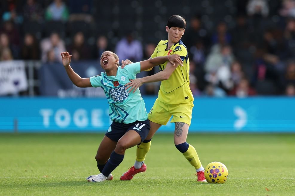 London City Lionesses v Tottenham Hotspur - Barclays Women's Super League
BROMLEY, ENGLAND - NOVEMBER 09: 