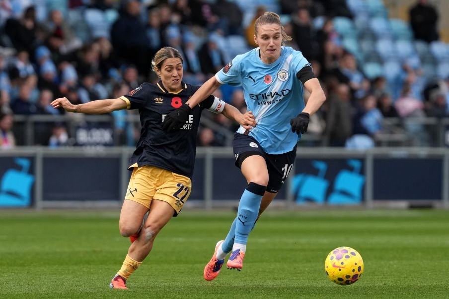 Manchester City v West Ham United - Barclays Women's Super League
MANCHESTER, ENGLAND - NOVEMBER 01: 