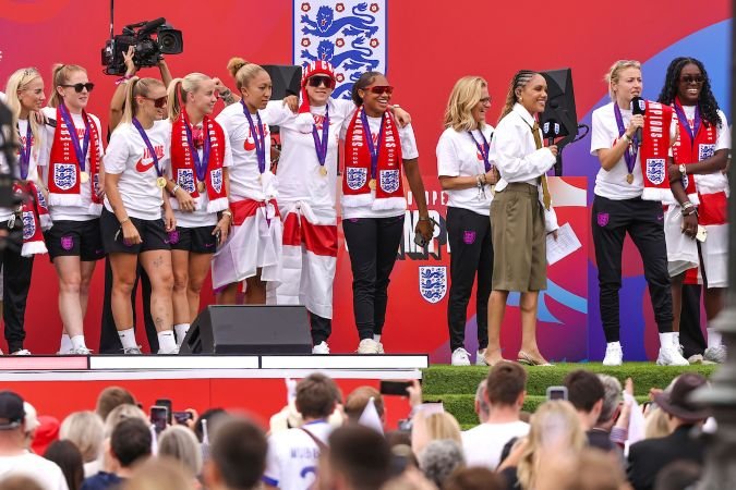 Several England Women Players and Staff on the Kings New Year Honours list