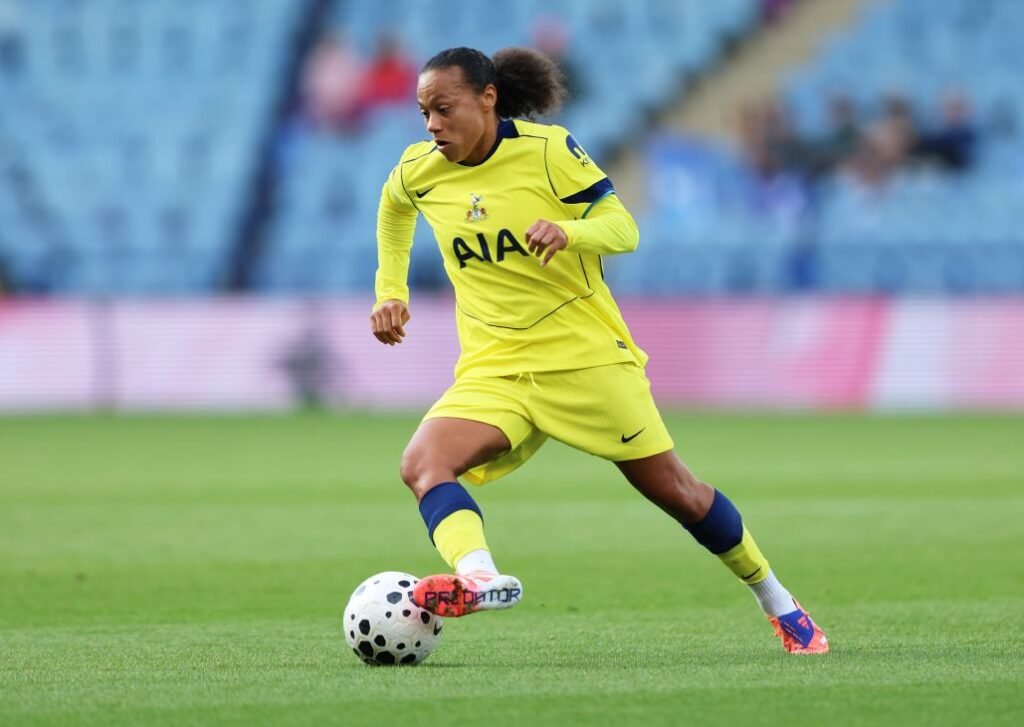 Drew Spence Signs New Contract With Spurs Women