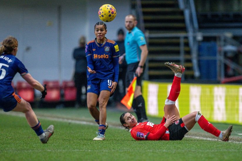 SPP1196343 womensfootballmagazinecom Barclays Womens Super League 2 Charlton Athletic v Newcastle United The Valley