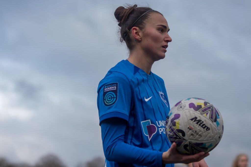 Fulham Women Complete Signing of Former Pompey Midfielder Annie Rolf