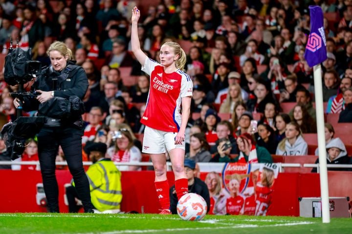 SPP871762 womensfootballmagazinecom Aston Villa Women Add USWNTs Jenna Nighswonger in New Loan Transfer