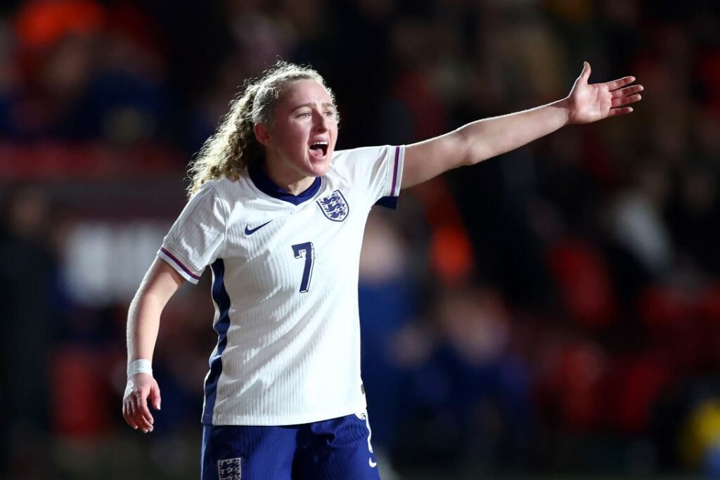 englandvgermanywomensu23international womensfootballmagazinecom Englands Katie Robinson Re joins First Club Bristol City Women