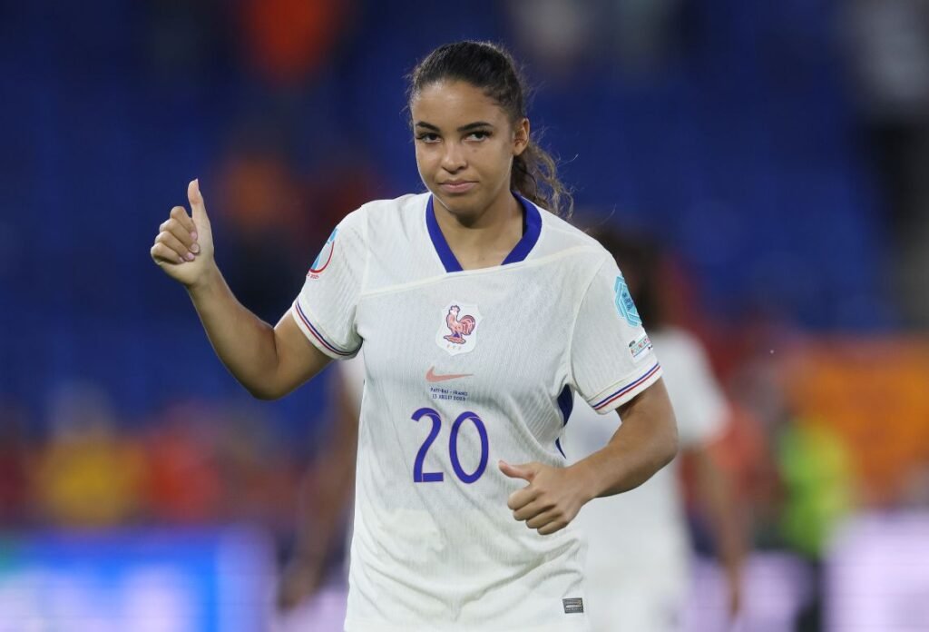 London City Sign Delphine Cascarino 'One of the most exciting wingers'