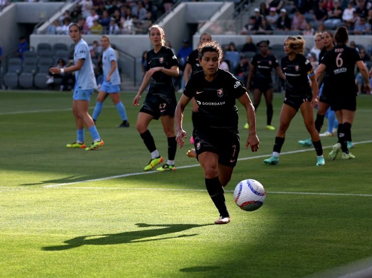 Newcastle United Women Sign proven forward Simone Charley