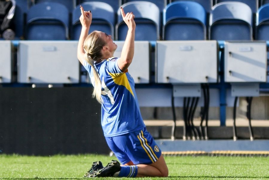 Leeds United Women Wipe Out Huddersfield's Two-Point Advantage