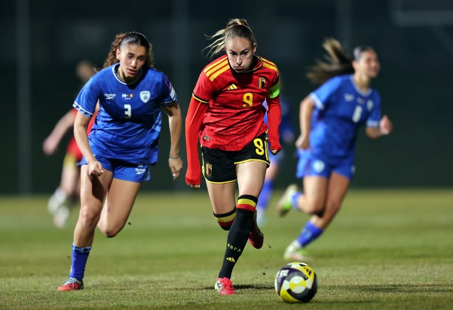 Israel v Belgium FIFA Women's World Cup - European Qualifier
BUDAORS, HUNGARY - MARCH 03: Valesca Ampoorter of Belgium runs with the ball whilst under pressure from Mia Shvill of Israel during the 2027 FIFA Women's World Cup Qualifier between Israel and Belgium at BSC Stadium on March 03, 2026 in Budaors, Hungary. (Photo by David Balogh/Getty Images)