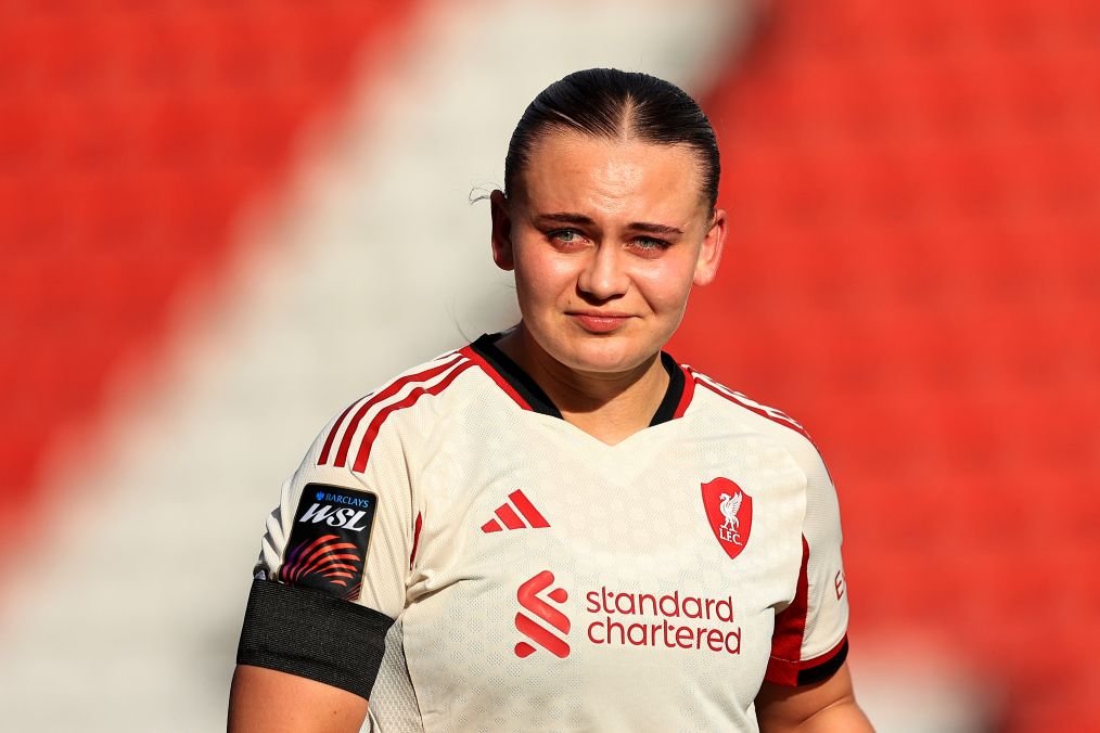 England Womens Under 19s in a Five Star Display