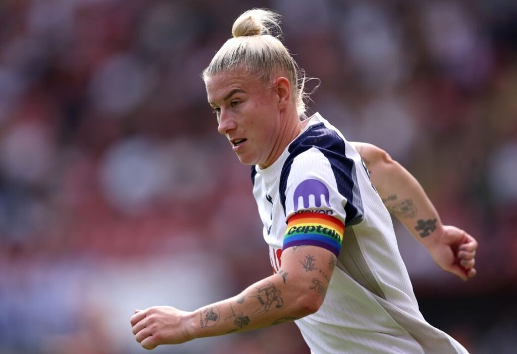 Bethany England to Part Ways with Spurs Women