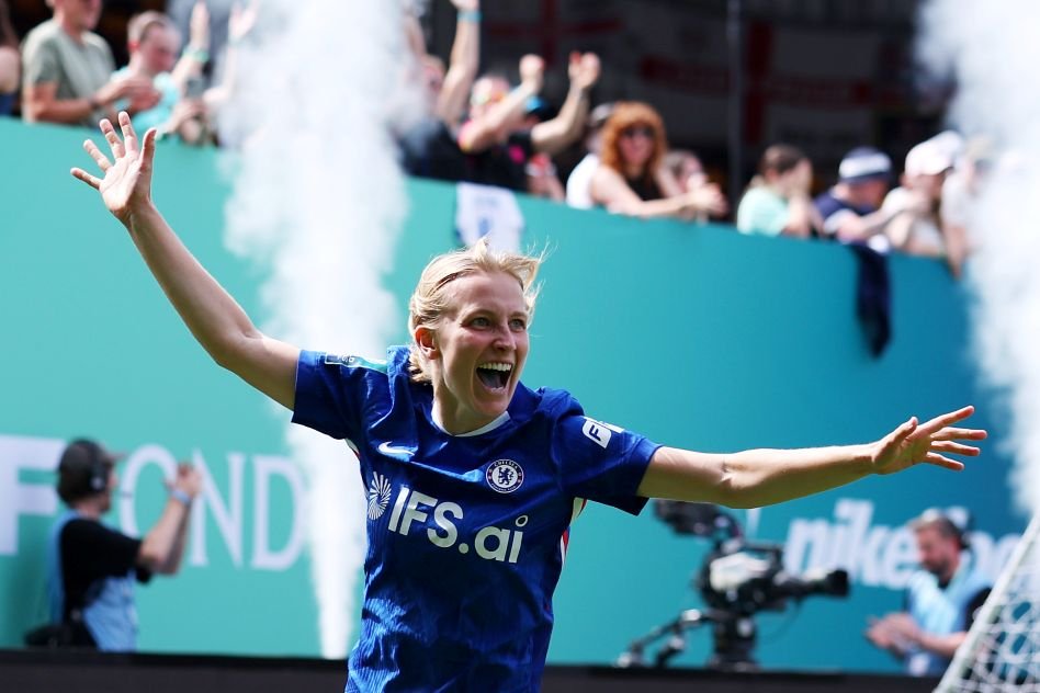 worldsevensfootballdaythree womensfootballmagazinecom World Sevens Football Day Three BRENTFORD ENGLAND MAY 30 Aggie Beever Jones of Chelsea celebrates after scoring a goal during the Final match between Chelsea and Manchester United on Day Three of the World Sevens Football at Gtech Community Stadium on May 30 2026 in Brentford England