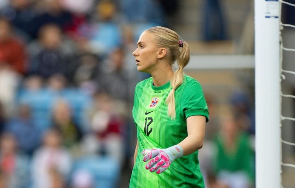 SPP986504 womensfootballmagazinecom Spurs Women Sign Goalkeeper Selma Panengstuen For Her'Outstanding Potential'