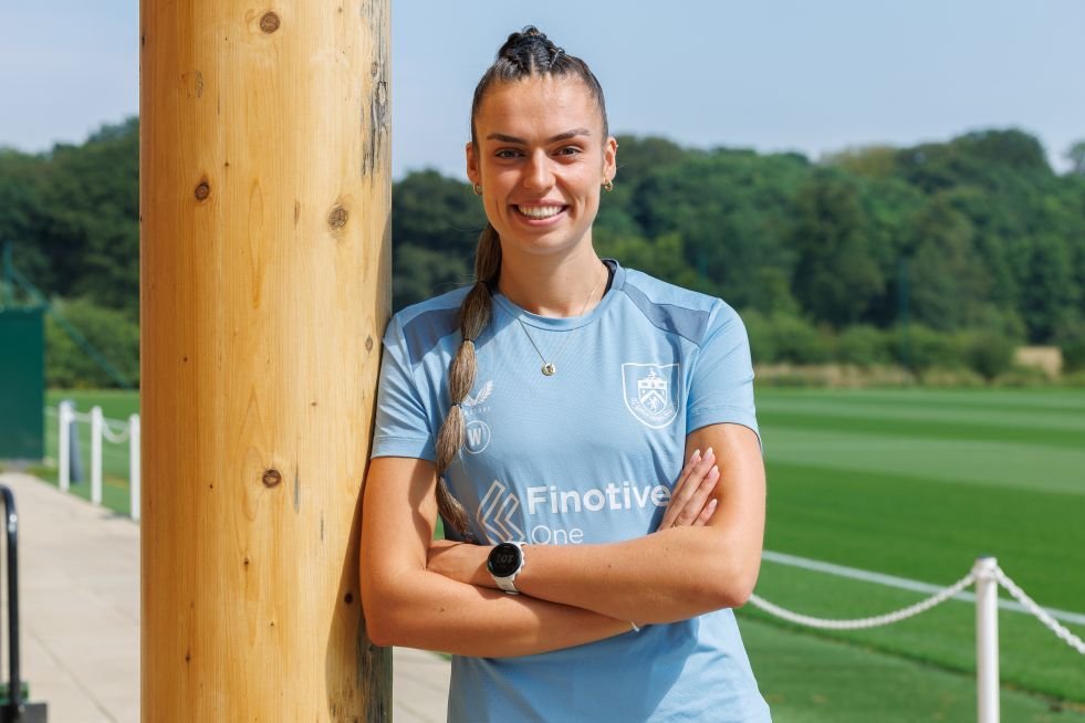 Burnley Women Add Jessica Hennessy to their Defensive Unit