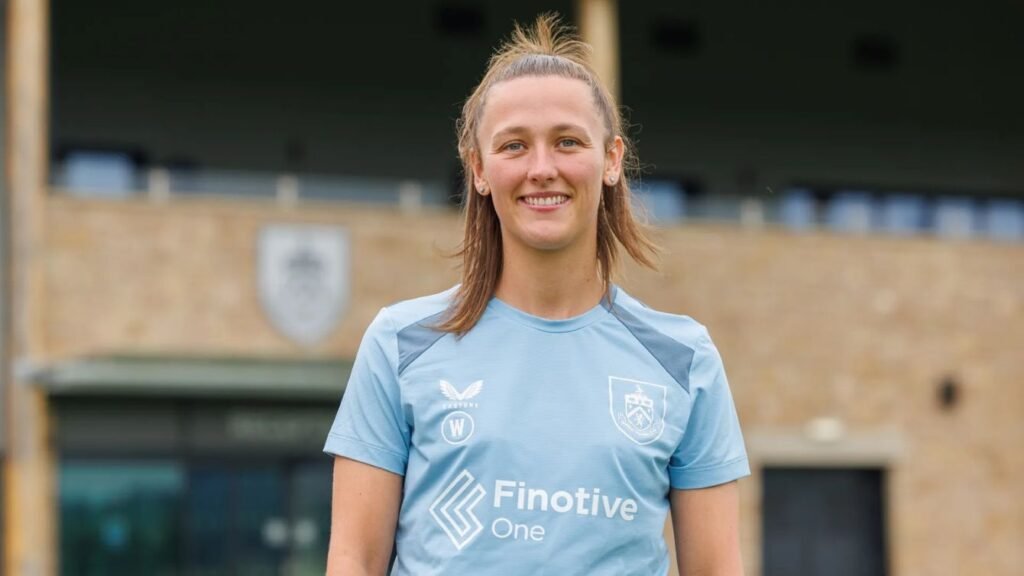Burnley sign Charlie Wellings womensfootballmagazinecom Burnley Women Have Added Striker Charlie Wellings to their Squad
