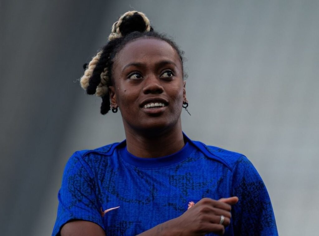 Chelsea Women Complete a Four Year Deal for Melvine Malard