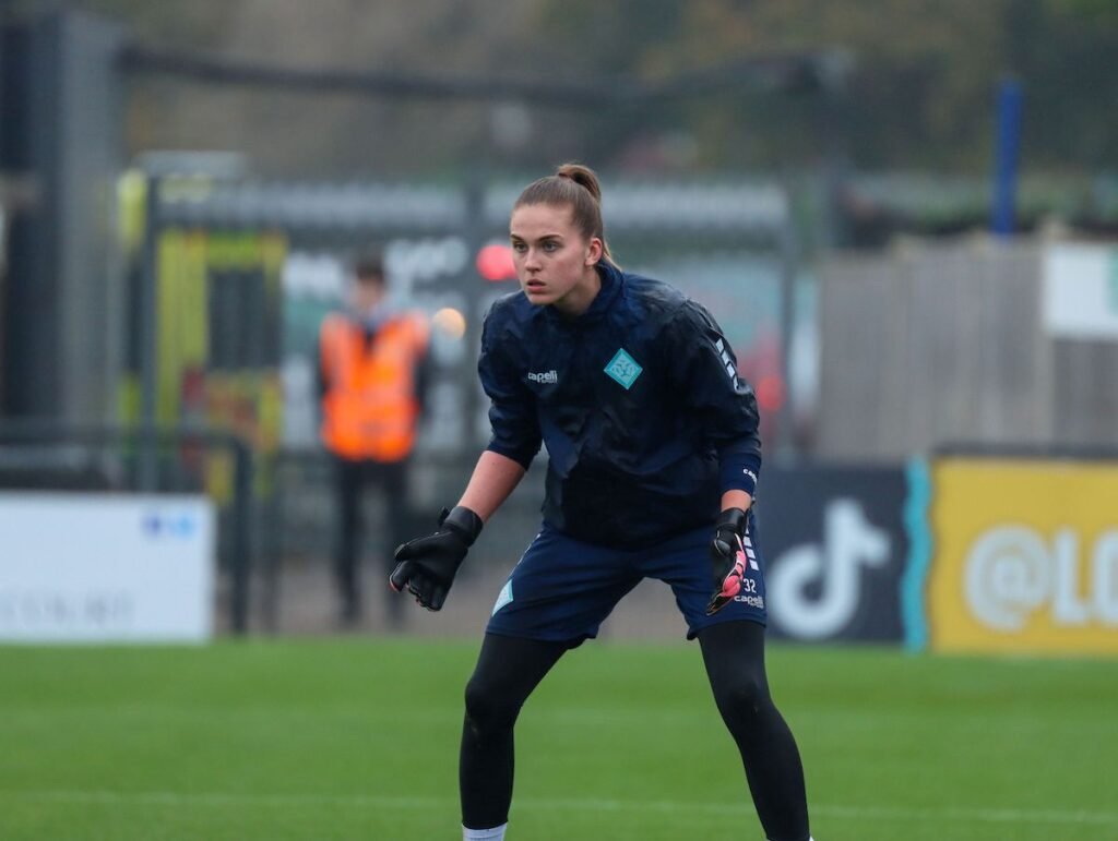SPP770787 womensfootballmagazinecom Wolves Women Complete a Loan Deal for Emily Orman