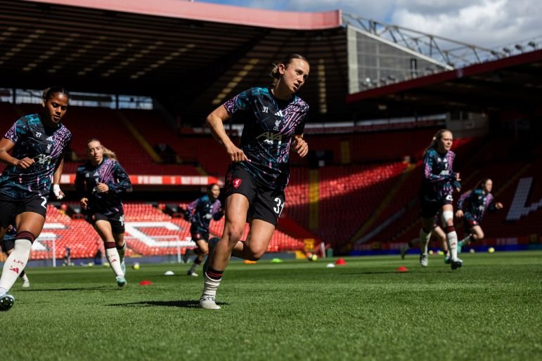 Newcastle United Women Sign a'proven striker' in Martha Thomas