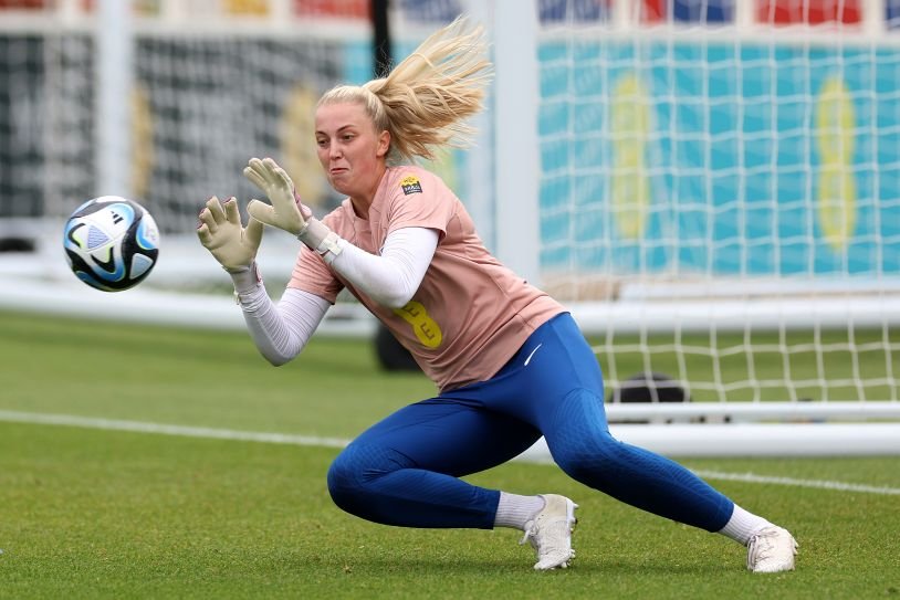 Aston Villa Women Get Goalkeeper Emily Ramsey on a Free Transfer