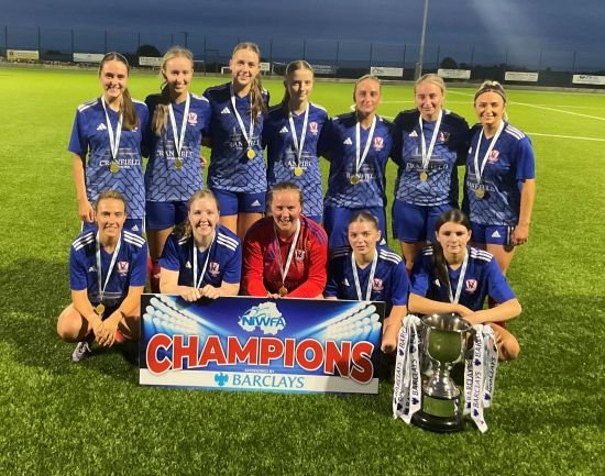 ValleyRangers womensfootballmagazinecom Valley Rangers with the Barclays NIWFA League Division 3 trophy