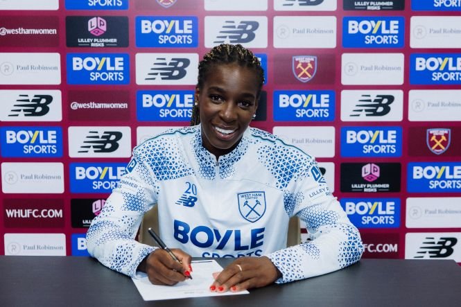 Vivi1 womensfootballmagazinecom Viviane Asseyi Signs New Contract With West Ham Women