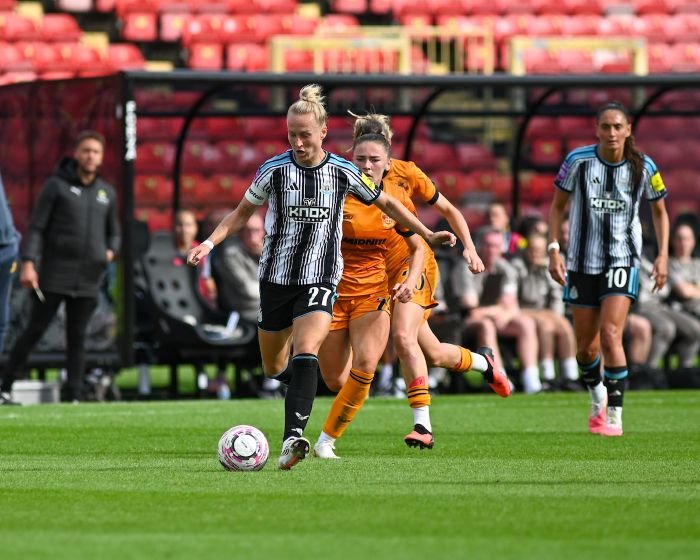 Sunderland Women Fightback for 4 1 Victory as Early WSL2 Leaders