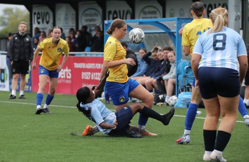 SolihullMoorsvCoventrySphinx womensfootballmagazinecom Solihull Moors v Coventry Sphinx